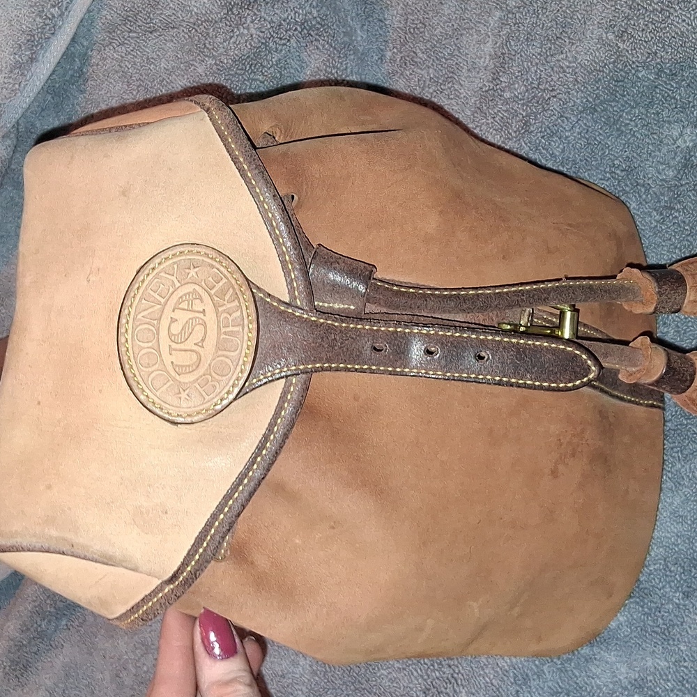 Rare Vintage Dooney And Bourke Suede Tan Leather Backpack Like New - Picture 5 of 16